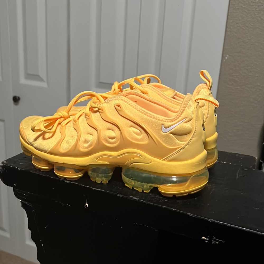Nike air vapormax plus yolk